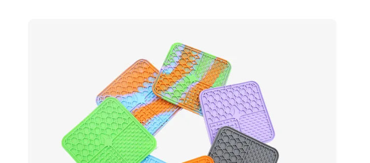 Lick Mat – Silicone Slow Feeder & Bath Distraction Pad for Dogs (Non-Slip Suction Design)