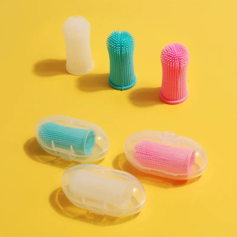 Soft Silicone Finger Toothbrush – 360° Dental Care for Dogs & Cats (with Storage Case)