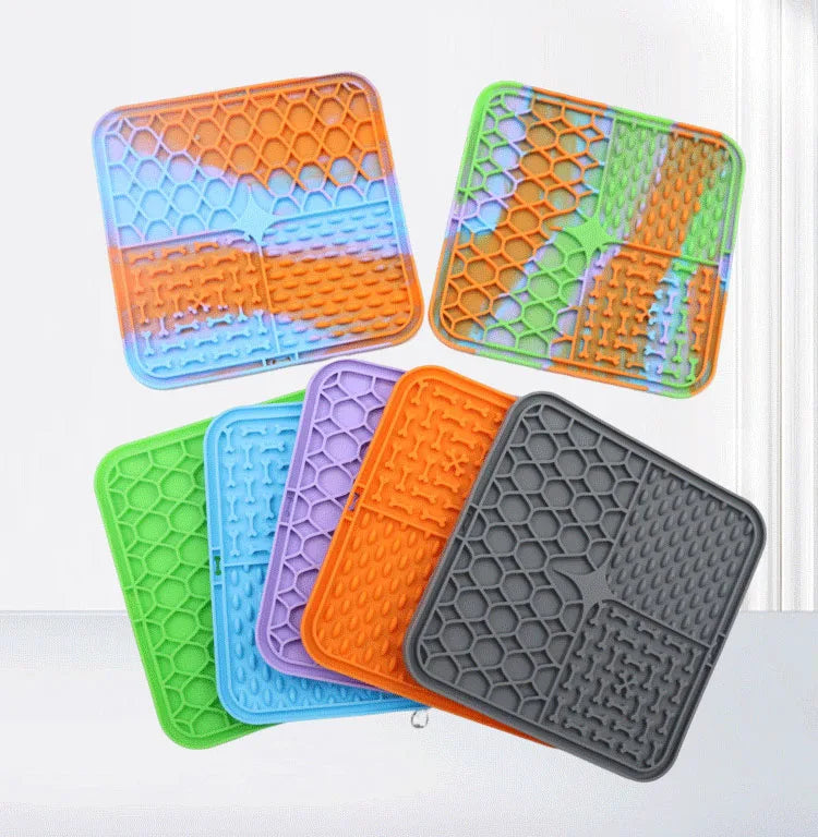 Lick Mat – Silicone Slow Feeder & Bath Distraction Pad for Dogs (Non-Slip Suction Design)